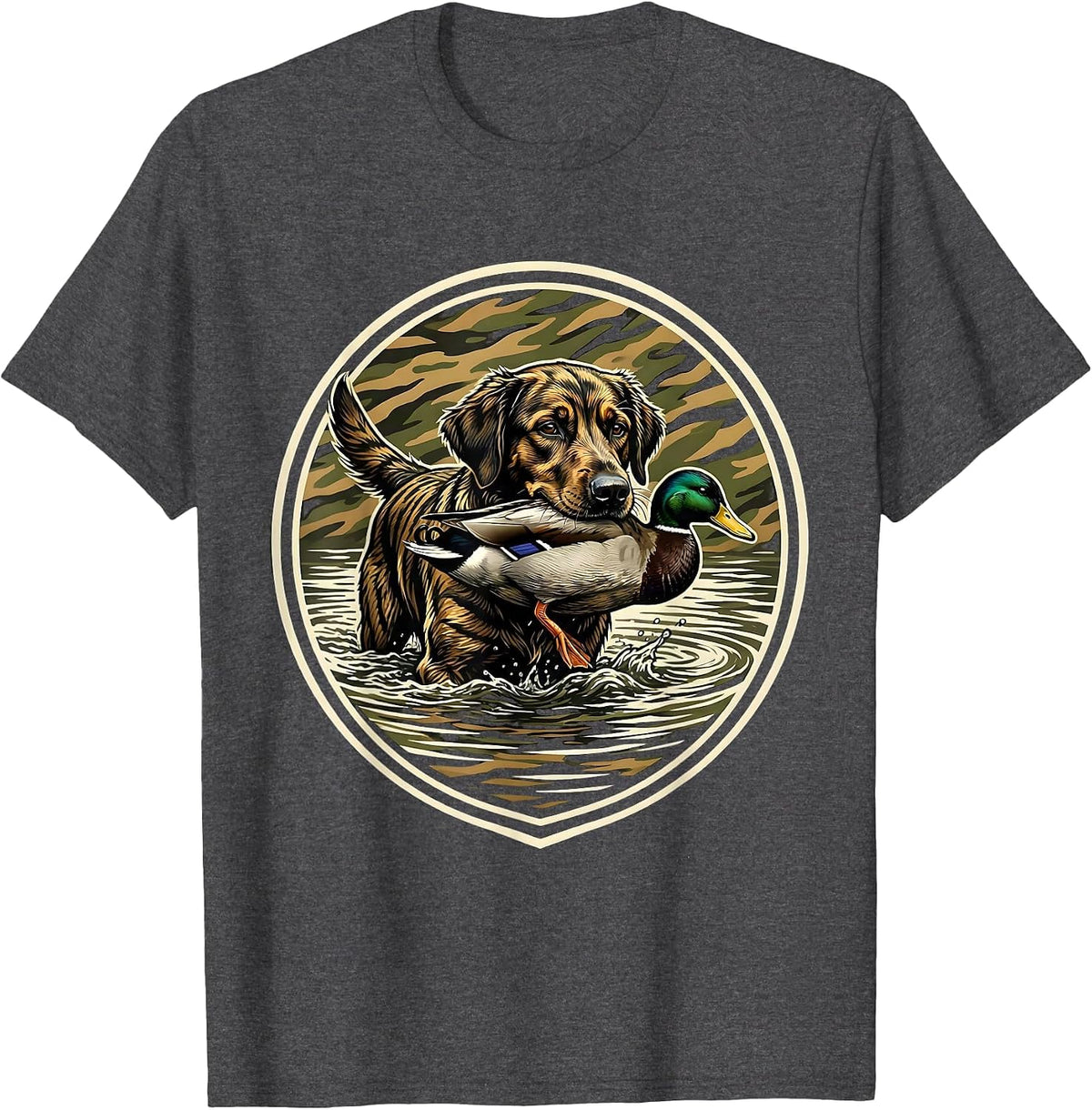 Men's Camo Duck Hunting Dog Retrieve Illustration T-Shirt - Dark Heather Grey