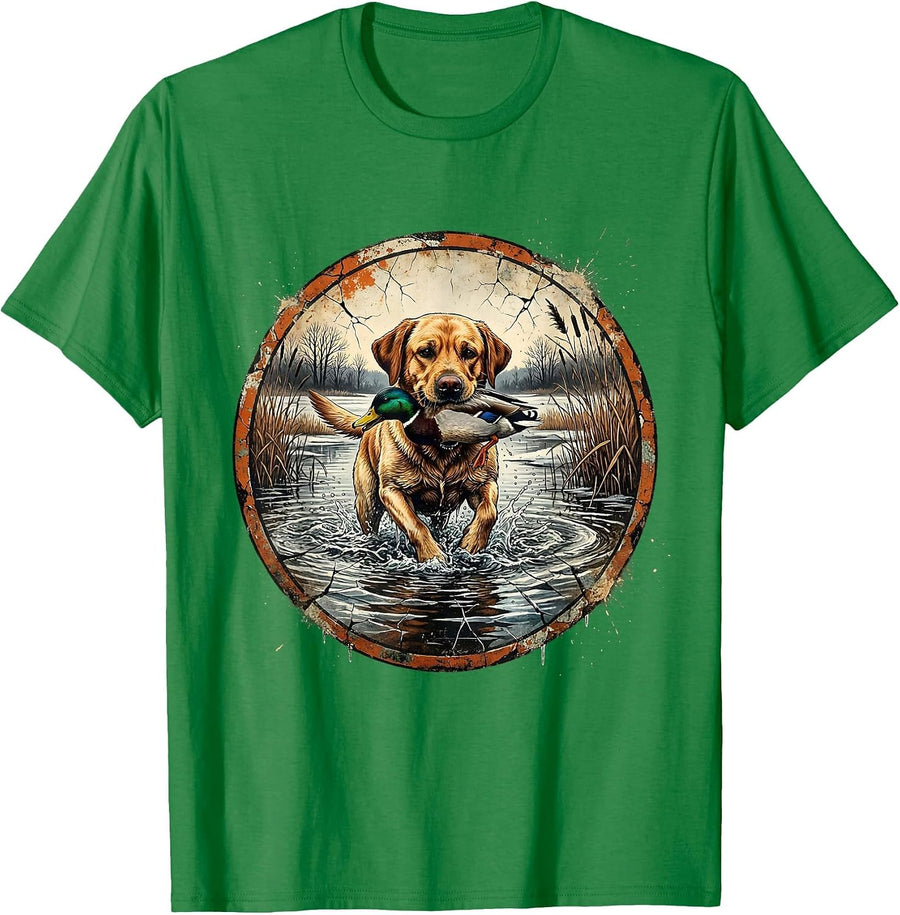 Men's Duck Hunting Dog Retriever Icy Water Illustration T-Shirt - Kelly Green